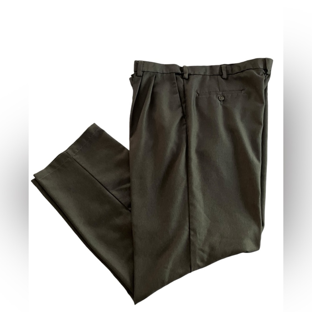 HAGGAR MEN’S GRAY 40x32 FRONT-PLEATED  DRESS/OFFICE PANTS